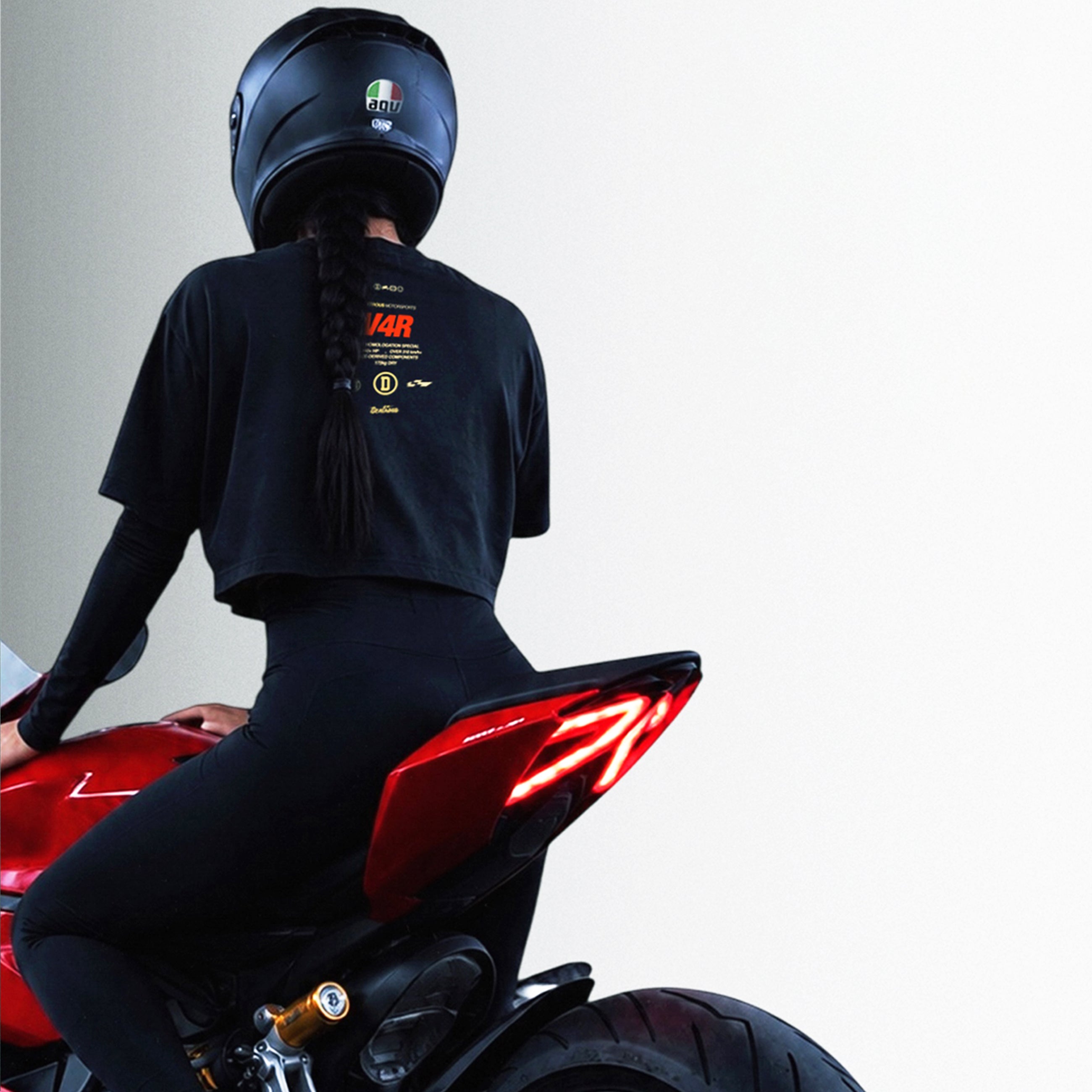 THE RATTLE | Women's Oversized Crop Top – V4R Inspired Motorsport Crop Top – Black