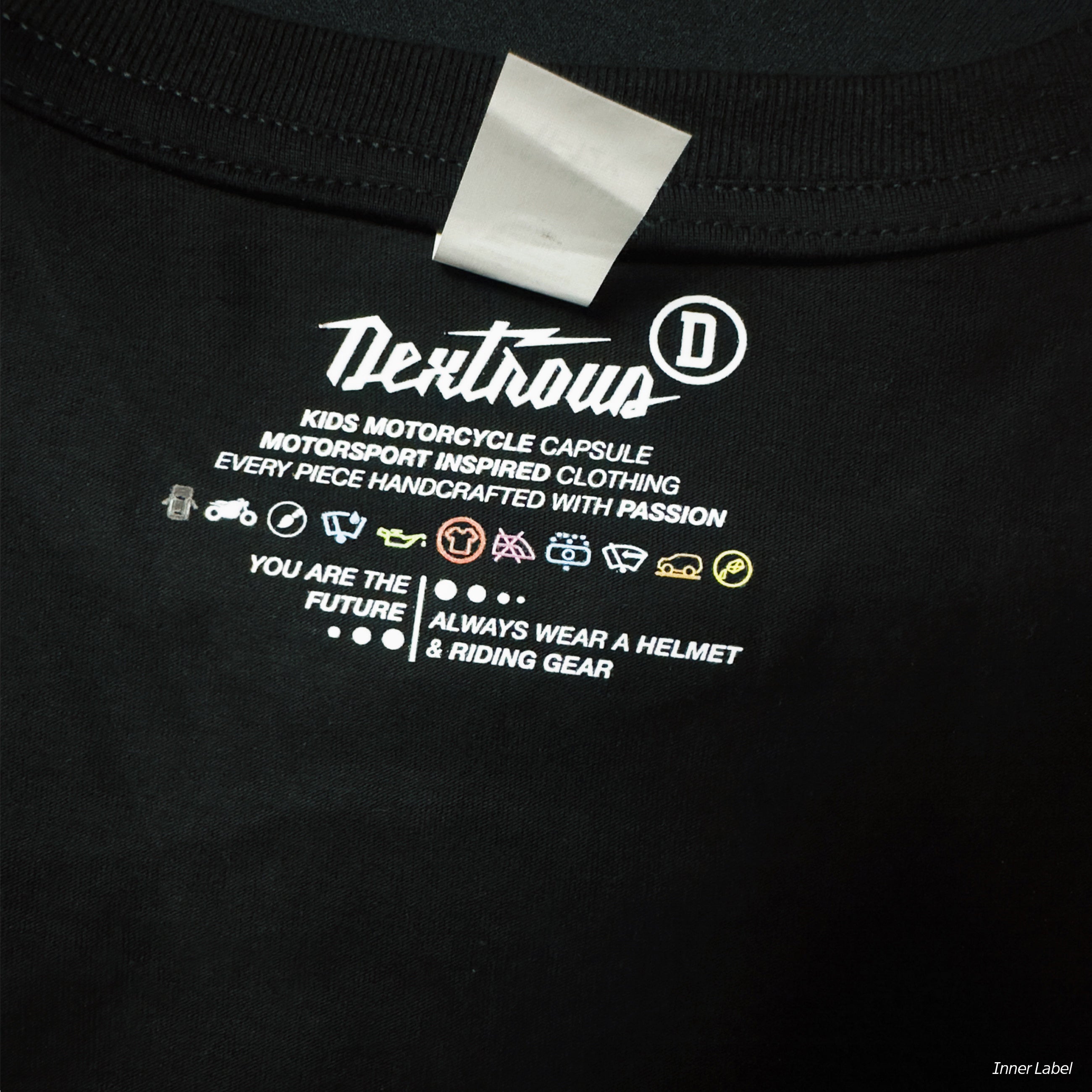 THE RATTLE | Kids Regular Fit – V4R Inspired Motorsport T-Shirt – Black