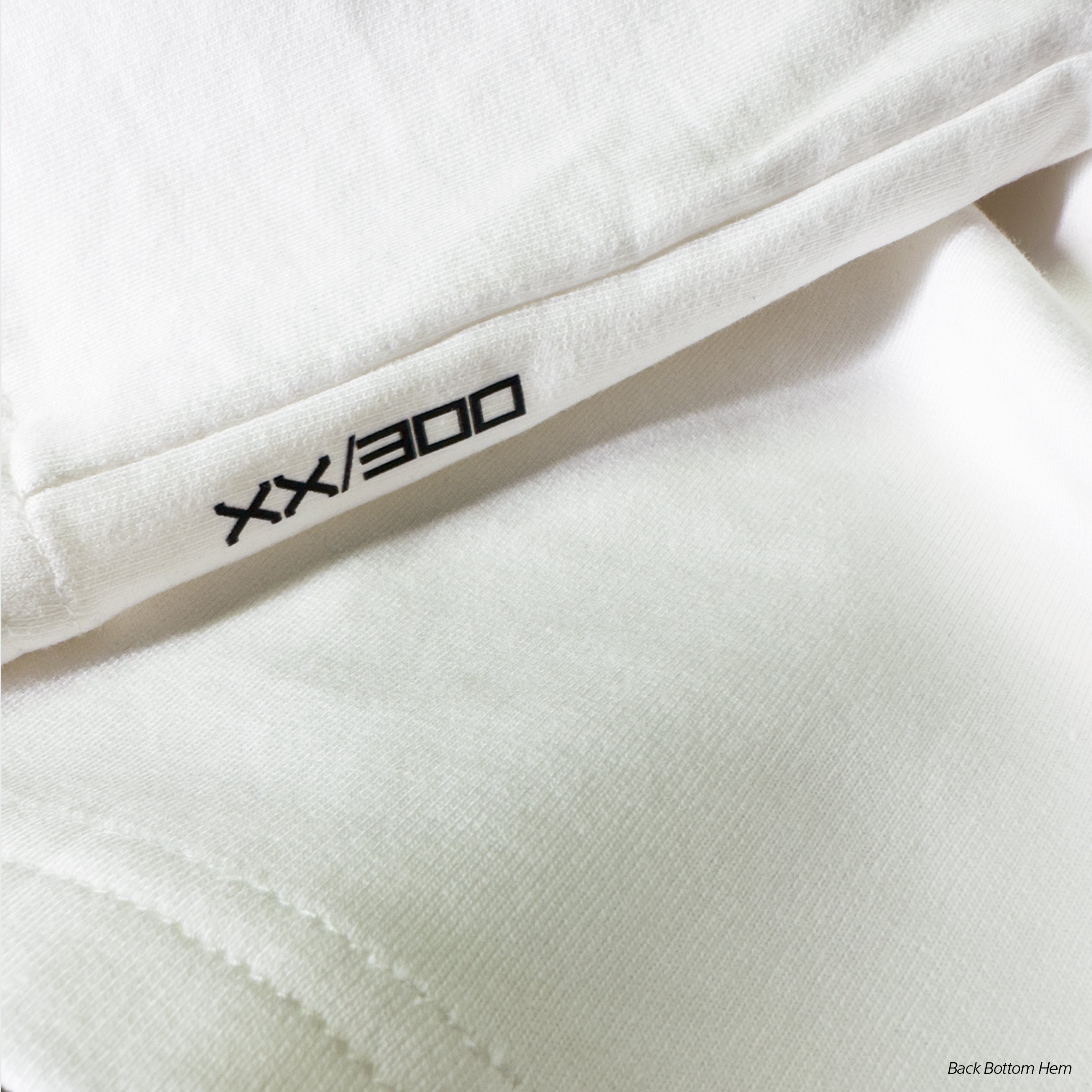 SPITZENLEISTUNG | Women's Oversized Crop – S1000RR Inspired Motorsport T-Shirt – Off-White